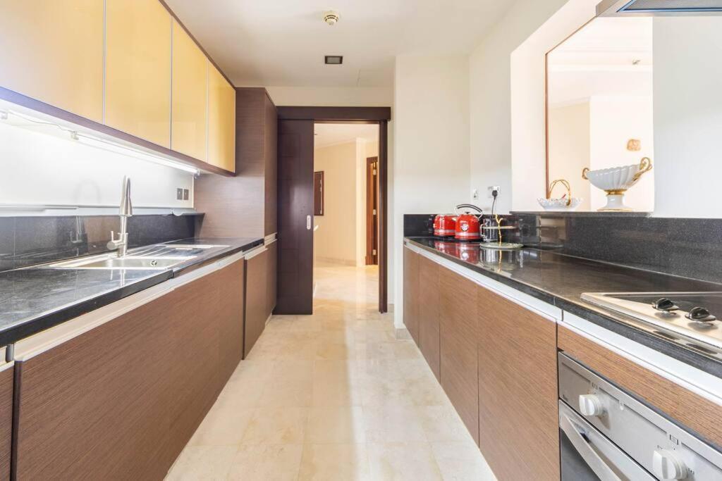 Luxury 1 Bedroom With A Private Beach Taj Granduer Residence At Palm Dubai Esterno foto