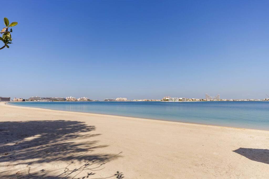 Luxury 1 Bedroom With A Private Beach Taj Granduer Residence At Palm Dubai Esterno foto
